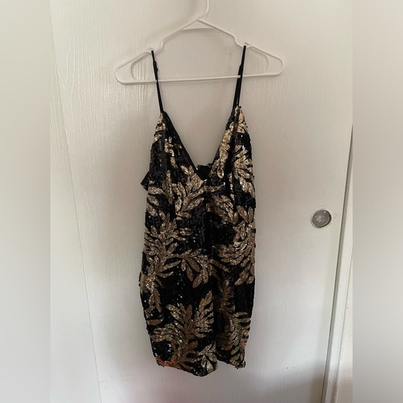Sequin leaf pattern mini dress - Picture 5 of 6